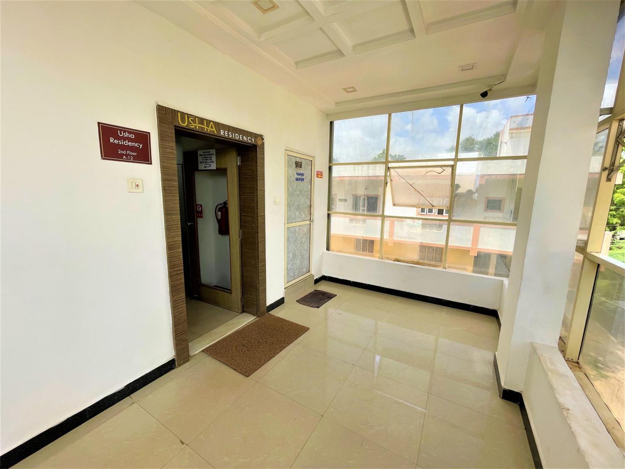 Stay Guru Usha Residency Bhuj Luaran gambar