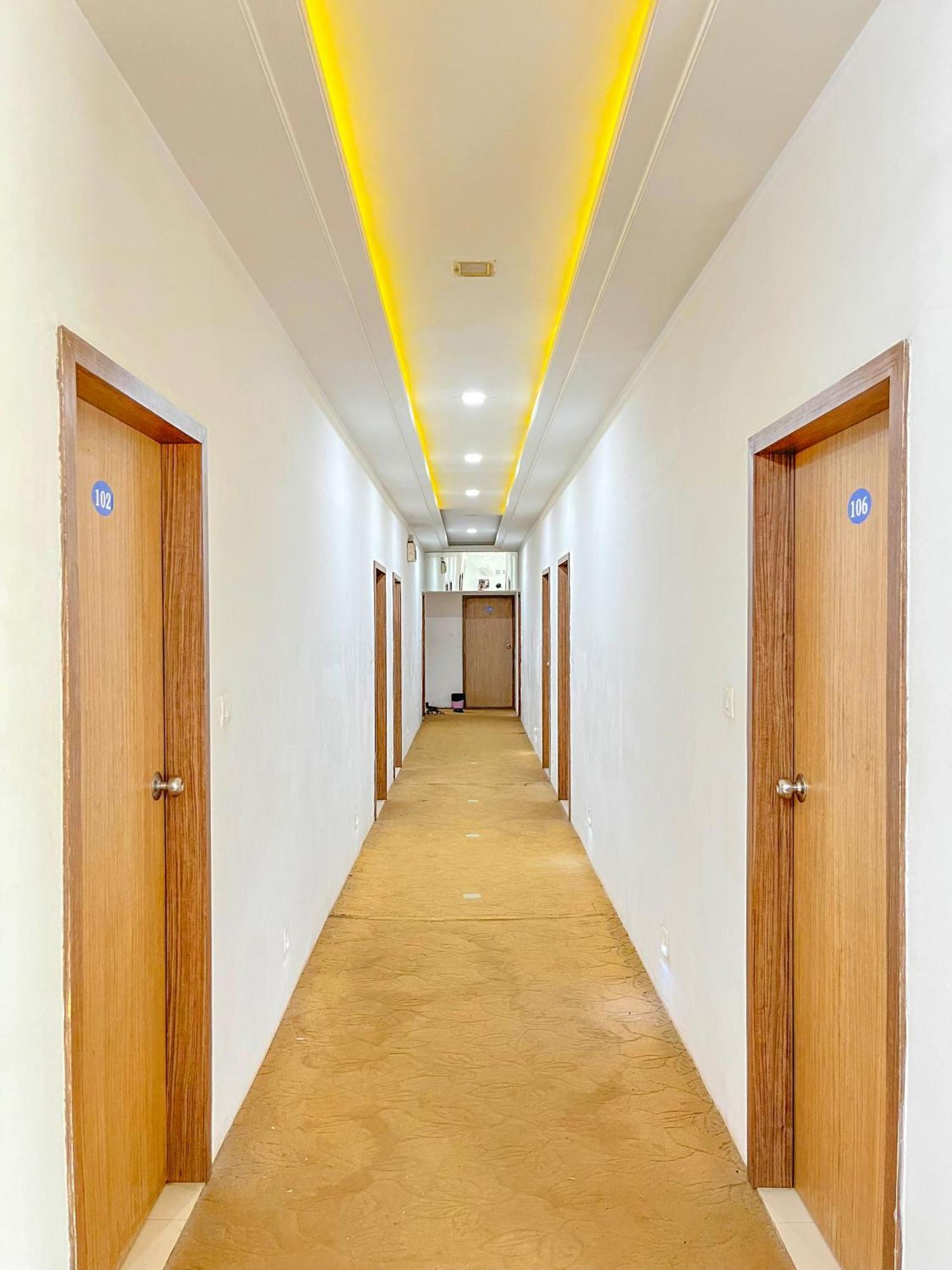 Stay Guru Usha Residency Bhuj Luaran gambar