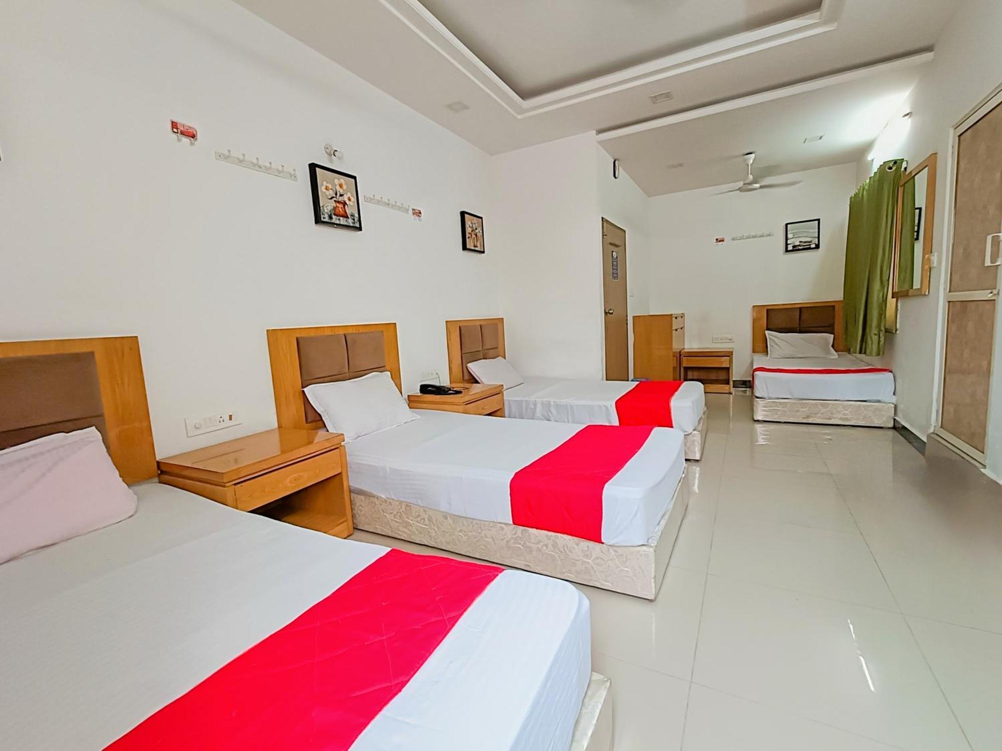 Stay Guru Usha Residency Bhuj Luaran gambar