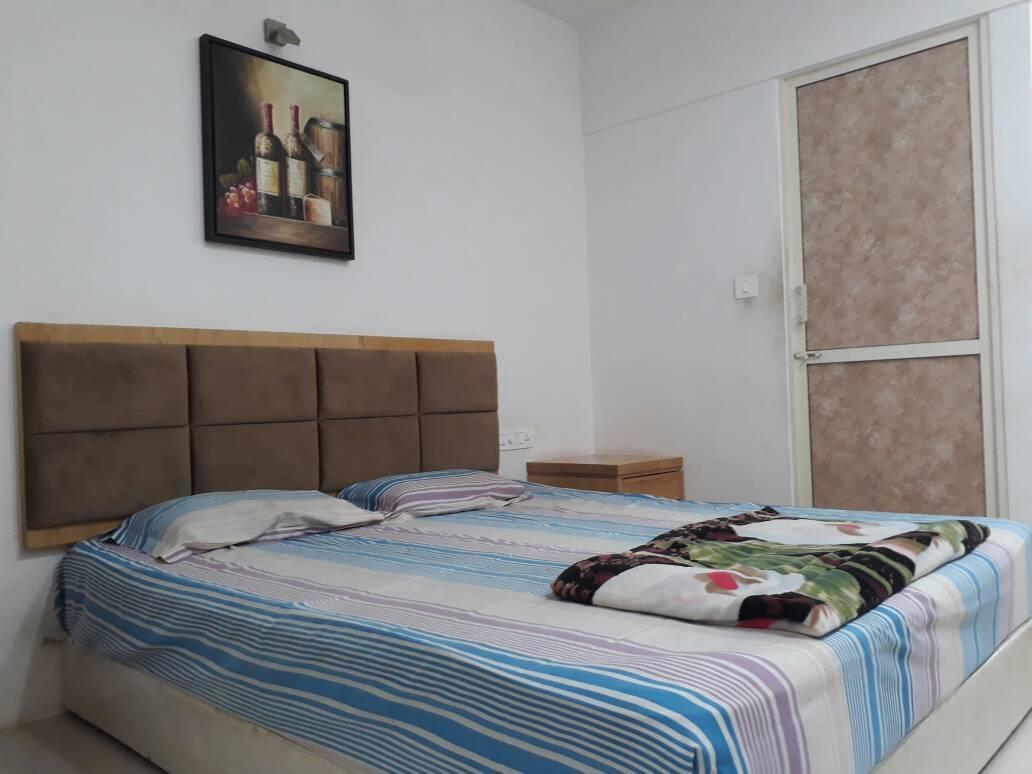 Stay Guru Usha Residency Bhuj Luaran gambar