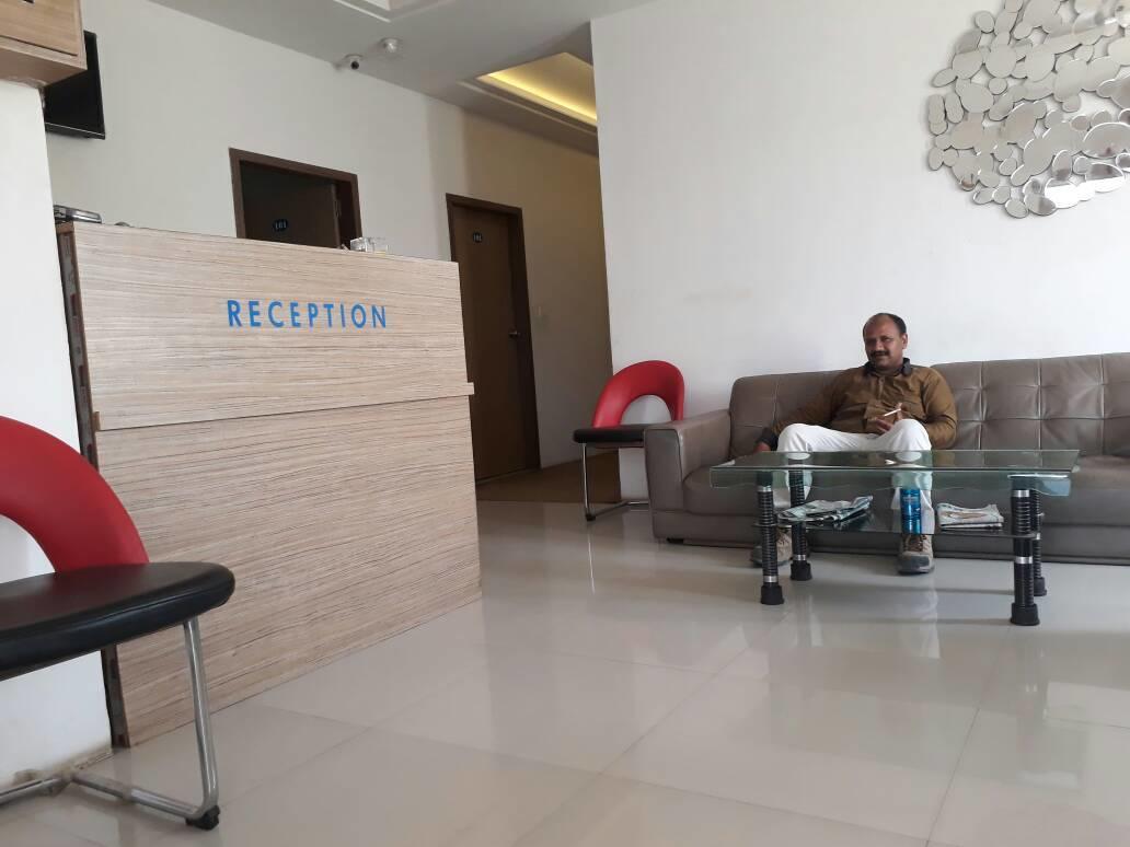 Stay Guru Usha Residency Bhuj Luaran gambar