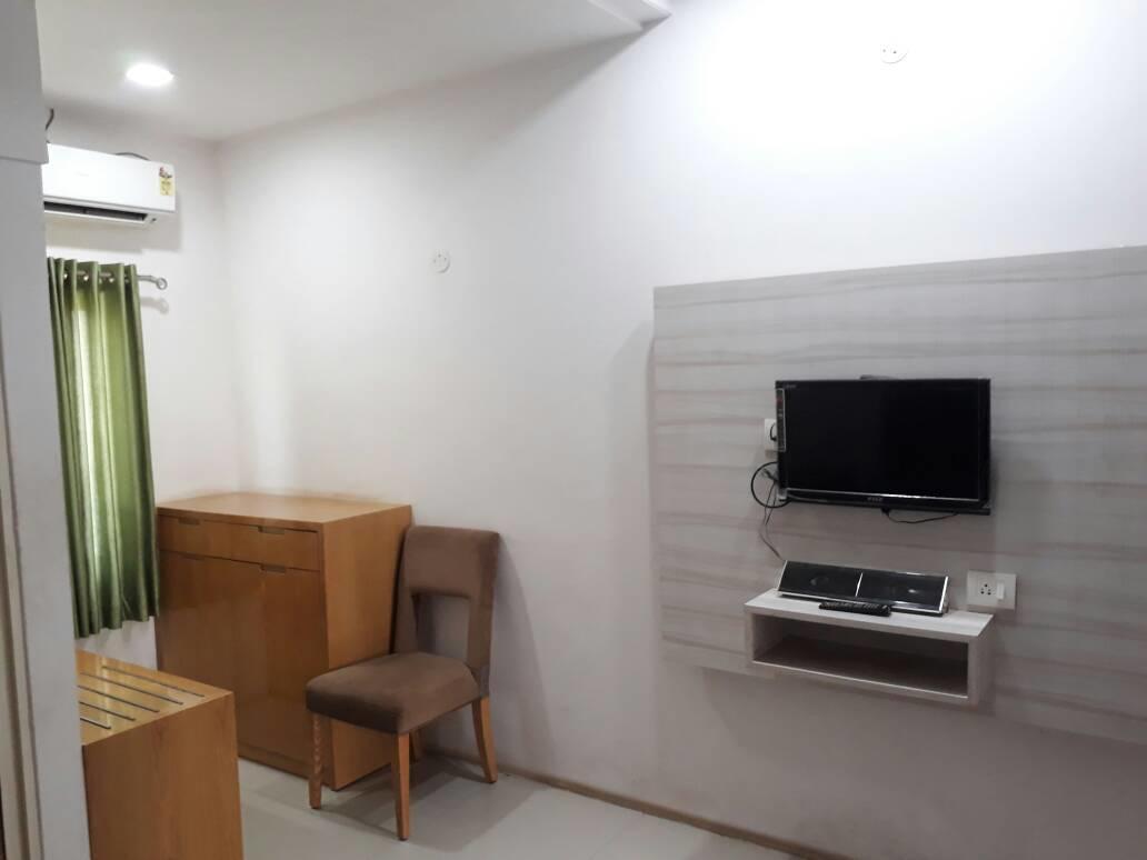 Stay Guru Usha Residency Bhuj Luaran gambar