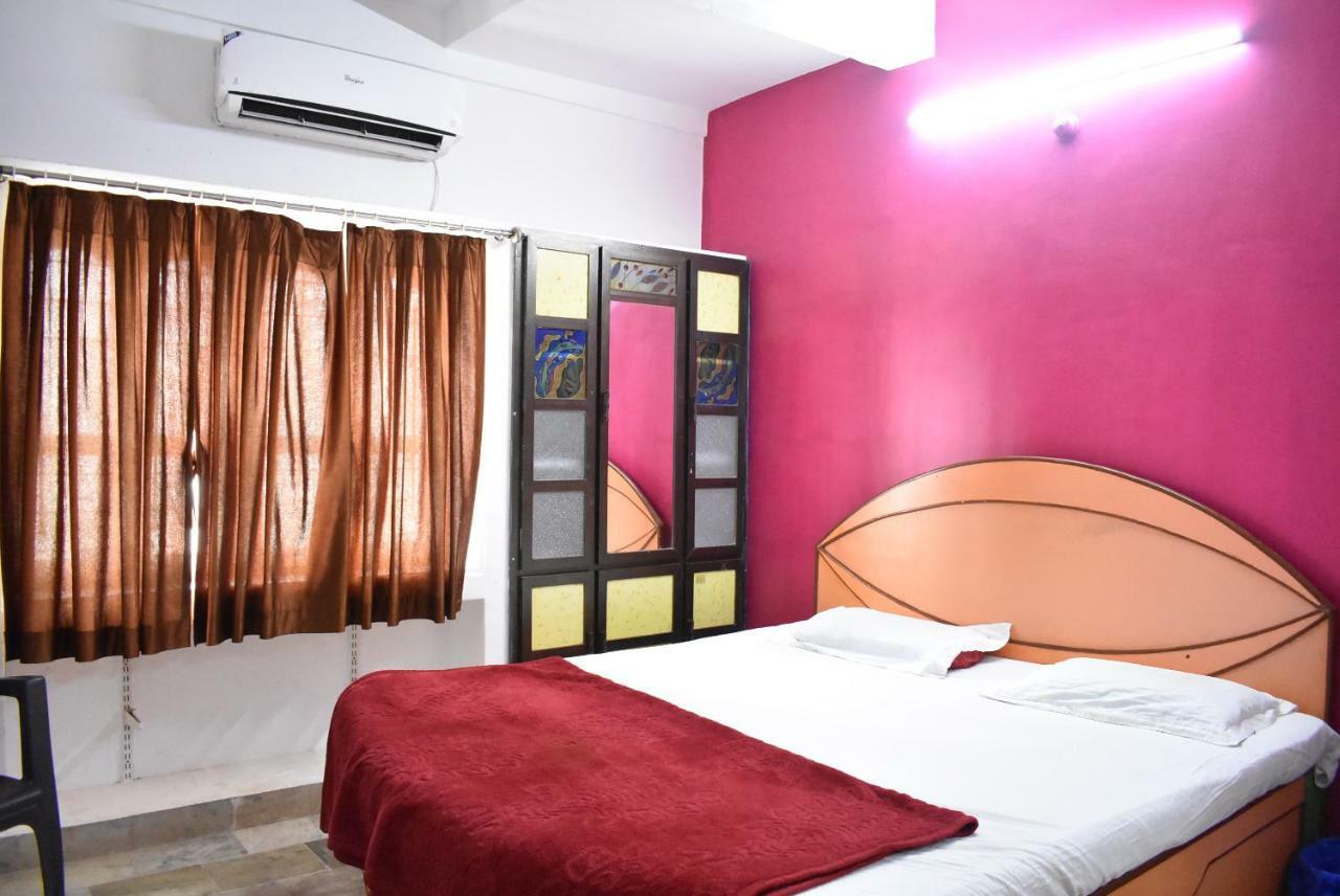Stay Guru Usha Residency Bhuj Luaran gambar