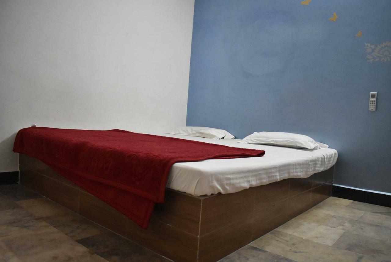 Stay Guru Usha Residency Bhuj Luaran gambar