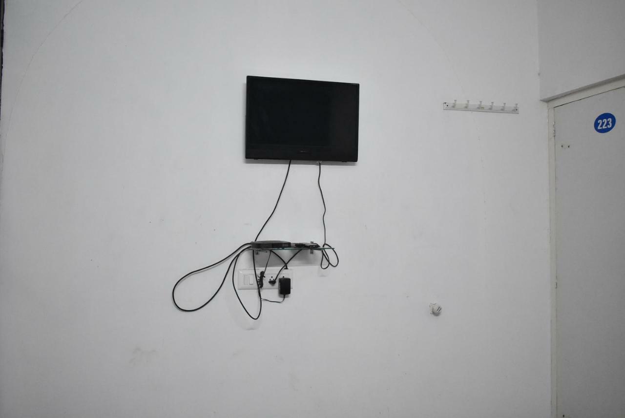 Stay Guru Usha Residency Bhuj Luaran gambar
